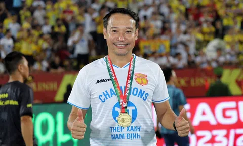 Đưa Nam Định vô địch V-League, cựu trợ lý thầy Park đi vào lịch sử