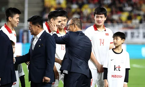 Đại diện xác nhận, HLV Park Hang Seo sớm đối đầu ĐT Việt Nam?