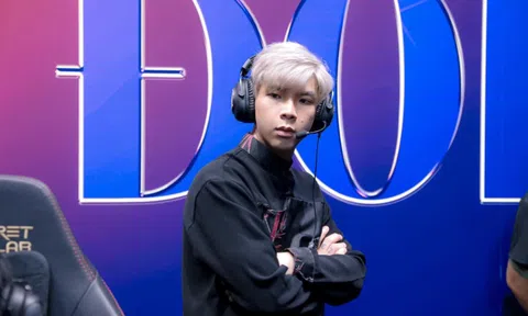 LMHT: Huấn luyện viên Ren gia nhập Team Whales