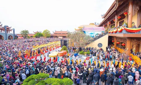 Biển người tới dự Lễ khai hội xuân chùa Ba Vàng - Xuân Quý Mão 2023