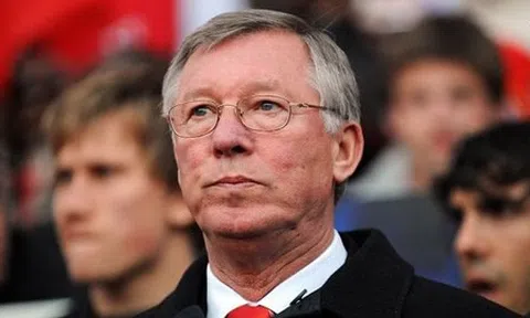 MU thi đấu thảm họa, Sir Alex trở lại cứu đội bóng?