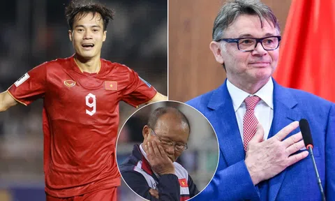 ĐT Việt Nam tiến sát kỷ lục của HLV Park, HLV Troussier cùng học trò bất ngờ được FIFA vinh danh