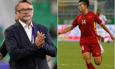 Tin bóng đá sáng 24/1: 'Tội đồ' ĐT Việt Nam được vinh danh; HLV Troussier bị yêu cầu từ chức?