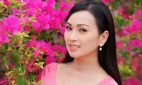 Em gái Cẩm Ly trở về Việt Nam, nhan sắc gây chú ý
