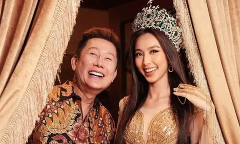 Thực hư khoảnh khắc Thùy Tiên 'sượng trân' khi đứng cạnh ông Nawat