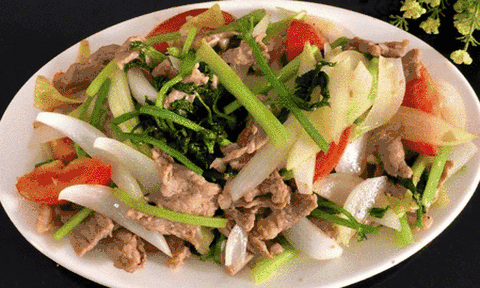 Gió mùa Thu lành lạnh, thưởng thức món thịt bò xào cần tây: Nhớ phải cho thứ gia vị rẻ tiền này vào, ăn vừa ngon lại bồ