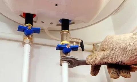 Trời trở lạnh sử dụng nhiều, nếu bình nóng lạnh có những dấu hiệu sau nên ngưng sử dụng ngay