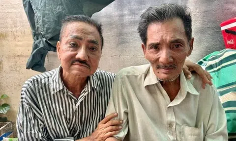 Nghệ sĩ Thương Tín tới thăm diễn viên Aly Dũng 'Biệt động Sài Gòn', ngỏ ý mời đóng phim mới