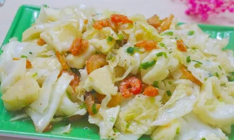 Xào bắp cải mà bỏ thẳng lên chảo là sai lầm, hãy thêm thứ này vào đảm bảo rau xanh ngắt: Ăn là ghiền liền