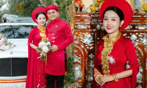 Giá vàng đang chạm đỉnh, 1 cô dâu miền Tây vàng đeo nặng trĩu: Mẹ ruột phải mang thau ra đựng