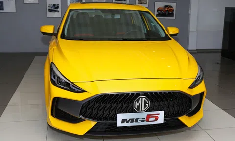 Mẫu xe là 'đối thủ' của Mazda 3 giảm 'rẻ ngang' KIA Morning: Thiết kế thời trang lại còn đẹp