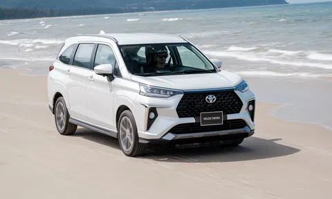 Đã hết ưu đãi lệ phí, các hãng xe có chiêu gì để hút khách hàng?