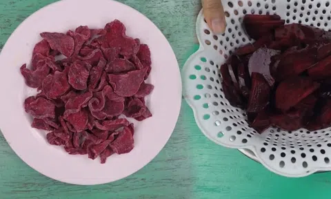 Cách làm mứt củ dền đỏ tươi thơm ngon lại độc lạ, Tết này thử ngay