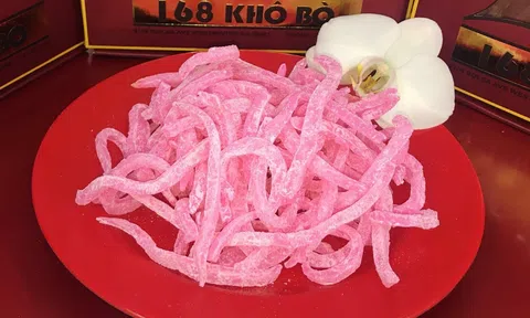 Cách làm mứt dừa hương dâu thơm ngon chuẩn vị cho Tết 2024 này