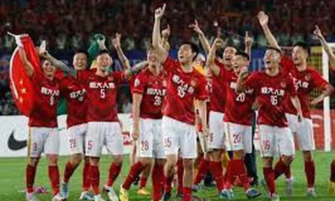 Đội bóng vĩ đại nhất Trung Quốc vỡ nợ, phải lên tiktok bán hàng kiếm tiền