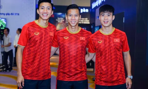 Sát giờ đấu Indonesia, trung vệ ĐT Việt Nam bất ngờ gửi tín hiệu