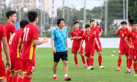 HLV Gong Oh Kyunn gửi thông điệp mạnh mẽ khi ghế nóng ĐT VN bỏ trống