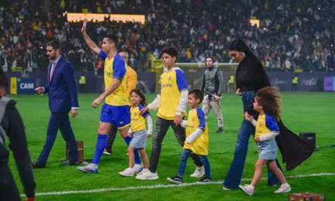 Đội bóng của Ronaldo tạm thời 'giải tán' sau sóng gió