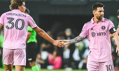 Tiền vệ trẻ tiết lộ chấn động về cách Messi giao tiếp với các cầu thủ Miami