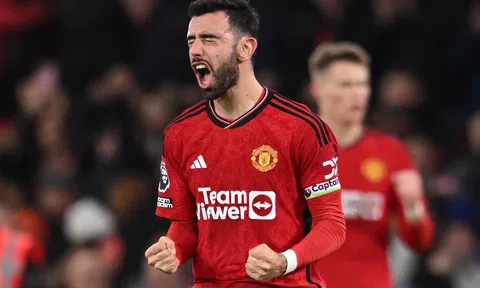 Bruno Fernandes bỏ ngỏ khả năng rời MU sau cuộc đại thanh trừng