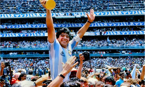 Diego Maradona được đưa vào lăng mộ ở thủ đô Argentina