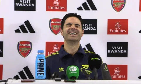 Arteta bật cười khi không nhận được câu hỏi mong đợi