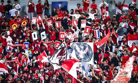 VIDEO: CĐV Indonesia thức đêm cổ vũ trận tranh vé Olympic với Guinea