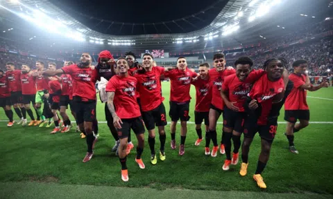 Đường đến chung kết C2 của Bayer Leverkusen: Bất khả chiến bại
