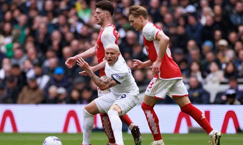 Sao Tottenham gây phẫn nộ, chế nhạo Arsenal vì mất chức vô địch