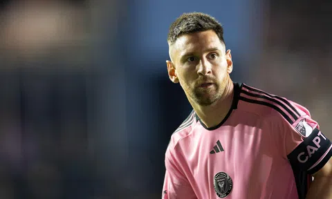 Messi bất ngờ cáo lui, Argentina không biết mừng hay lo