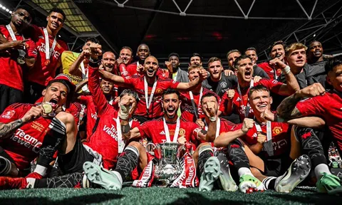 Man Utd ăn mừng bùng nổ sau chiến tích vô địch FA Cup