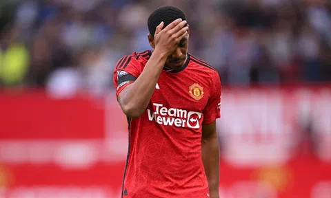 Man Utd xác nhận chia tay ngôi sao đầu tiên sau mùa giải