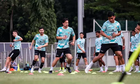 VIDEO: Indonesia tập luyện, được bảo vệ như ĐKVĐ World Cup