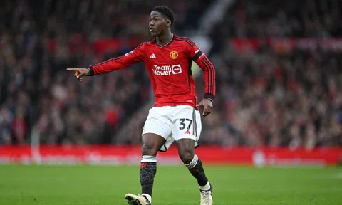 Kobbie Mainoo ký hợp đồng khủng, tăng lương gấp 4 tại MU