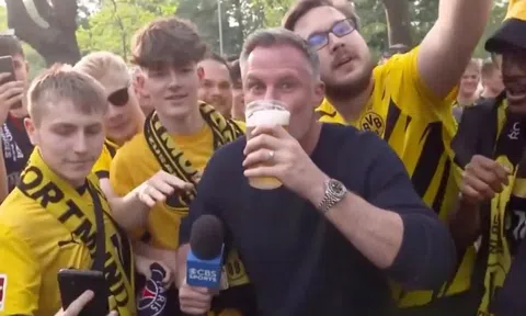 Huyền thoại Liverpool và CĐV Dortmund say sưa trước trận chung kết C1