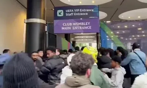 50 CĐV bị bắt sau chung kết C1