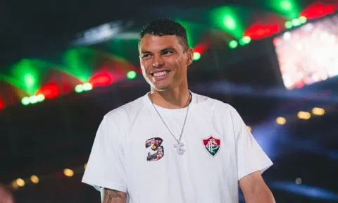 Thiago Silva lập kỷ lục đỉnh cao trong ngày trở lại Brazil