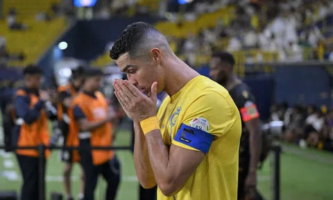 Al Nassr thua tan tác, Ronaldo đón nhận thêm cú sốc từ bóng đá Ả Rập