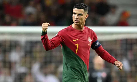 Gánh Bồ Đào Nha đi Euro 2024, Ronaldo chiếm luôn ngôi vị độc nhất lịch sử