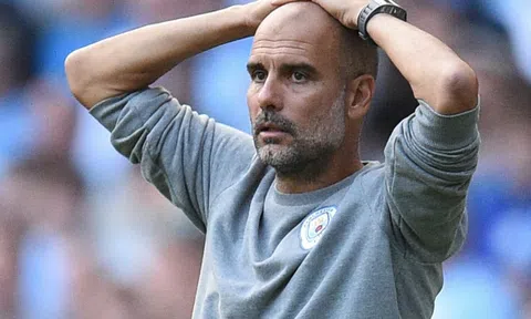 Tân binh Man City sợ hãi tột độ vì cú sốc đau tim trên sân