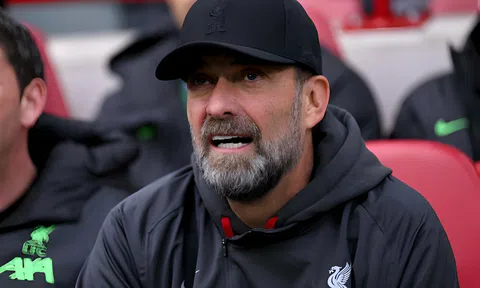 Liverpool trả giá đắt sau trận thắng Brentford