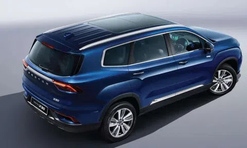 Tin xe 25/8: ‘Ác mộng’ của Ford Everest ra mắt với giá từ 700 triệu đồng, thách thức Toyota Fortuner