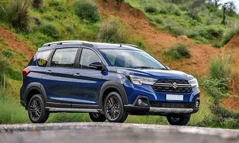 Tin xe 27/8: Suzuki XL7 với giá lăn bánh cực hời, sẵn sàng hạ gục Mitsubishi Xpander Cross