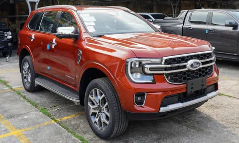 Tin xe trưa 26/9: Ford Everest 2023 đang giảm giá khó tin tại đại lý, đã qua thời ‘bia kèm lạc’