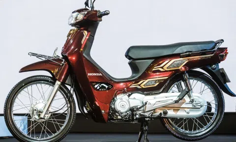 Tin xe trưa 7/10: Honda Dream 2024 đã về đại lý với thiết kế đẹp mãn nhãn, giá bán gây bất ngờ