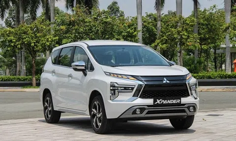 Tin xe hot 11/10: Mitsubishi Xpander tưng bừng khuyến mại, giá lăn bánh áp đảo Toyota Veloz Cross