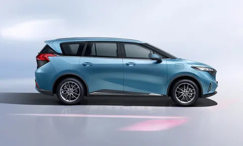 Tin xe trưa 13/12: ‘Kẻ kết liễu Toyota Innova' sắp bán tại Việt Nam, giá bỏ xa Mitsubishi Xpander