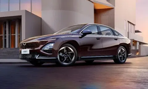 Tin xe trưa 10/1: Đối thủ của Toyota Camry thiết kế đẹp lịm tim, gây sốt với giá rẻ hơn Kia Morning