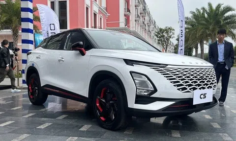 ‘Đối thủ cứng’ của Hyundai Creta về Việt Nam: Thiết kế lu mờ Kia Seltos, trang bị so kè Yaris Cross