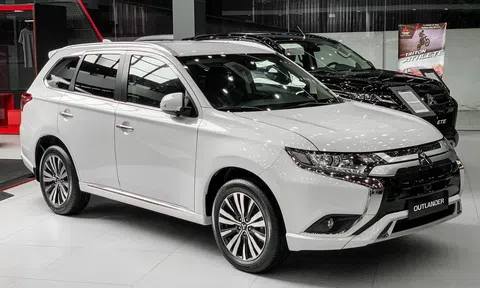 Giá lăn bánh Mitsubishi Outlander cuối tháng 1/2024: Ưu đãi tưng bừng, dồn Mazda CX-5 vào chân tường